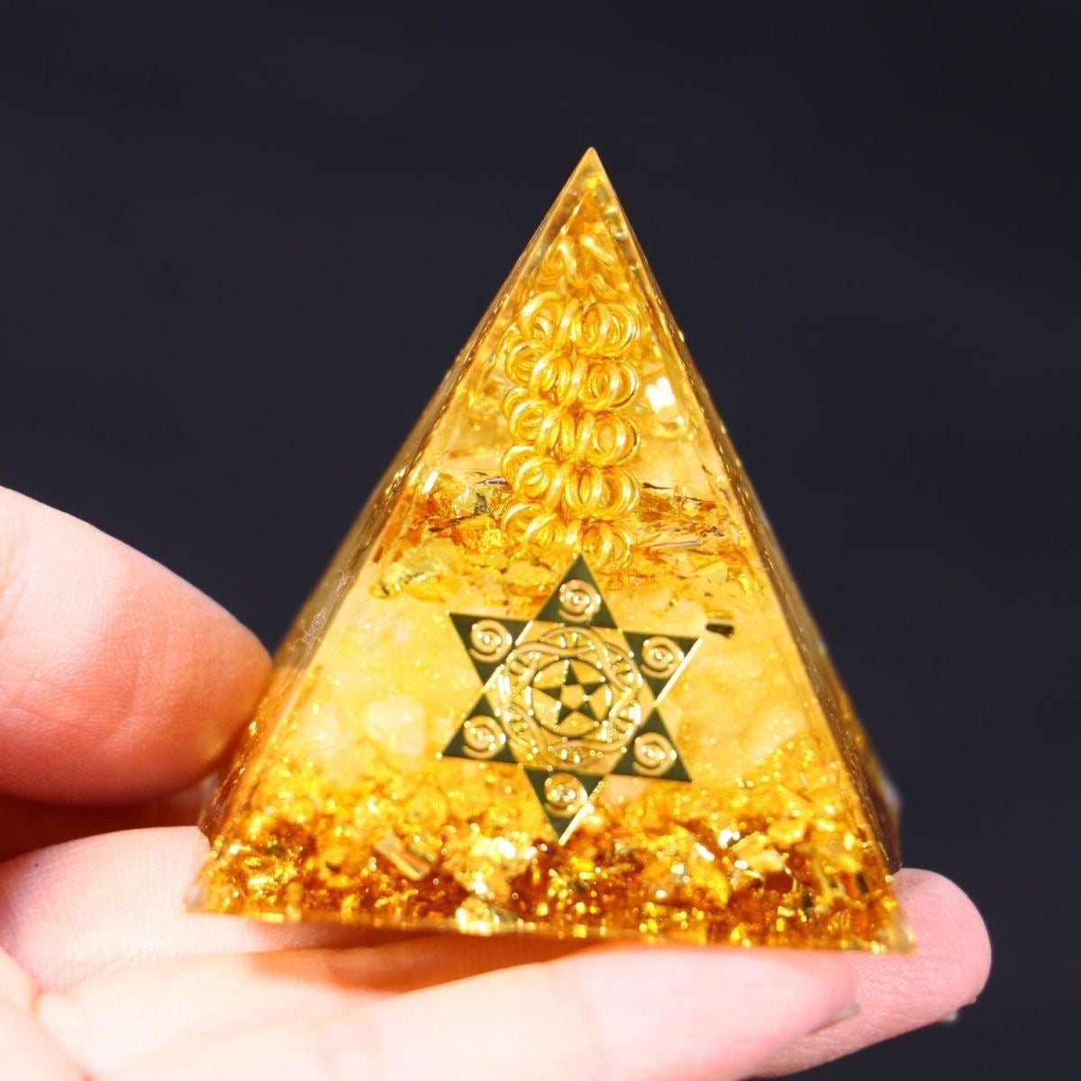 Energy crystal gravel pyramid gathers wealth, increases spiritual energy, home resin drip glue handicraft desktop ornaments